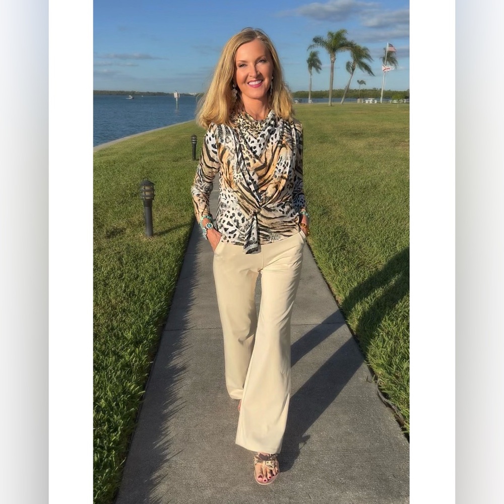 NWT DESIGNER ANIMAL PRINT LEOPARD TOP-XS